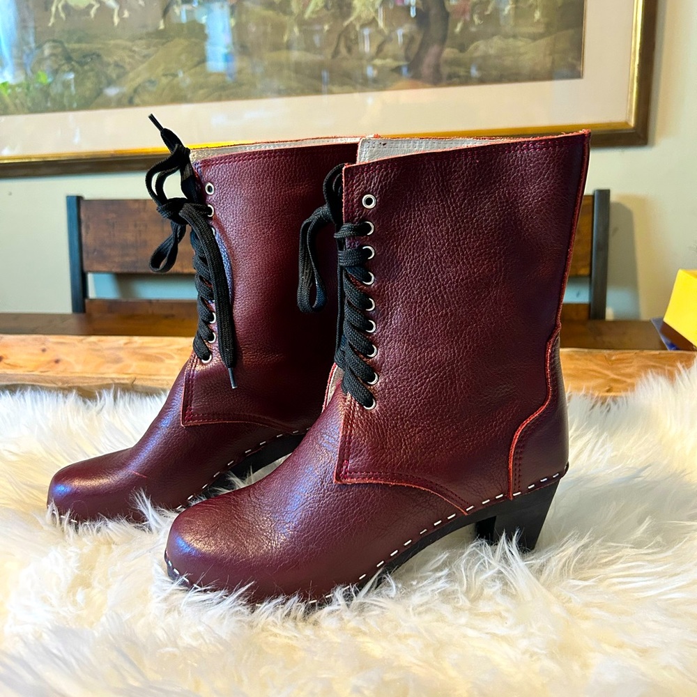 Traditional Leather Maguba Swedish Boots in Reddish-brown. - Picture 1 of 3